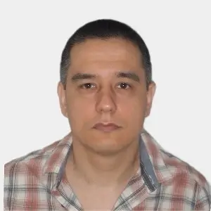 example of cropped 2x2 passport photo