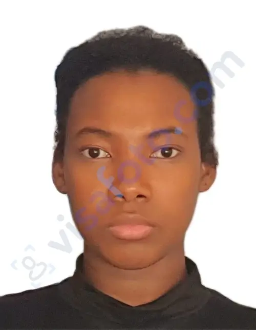 Example of a Ghana passport photo