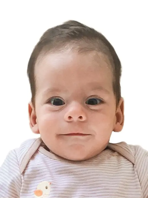 Example of a Hong Kong baby e-passport photo